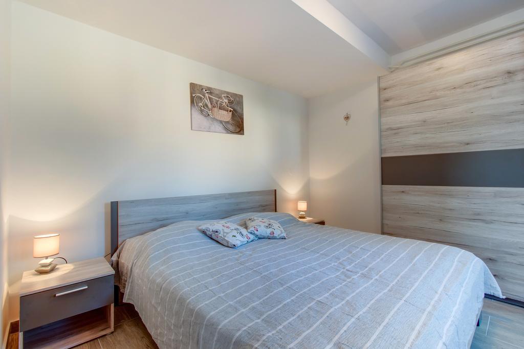 Apartment Senka マリ・ロシニュ エクステリア 写真