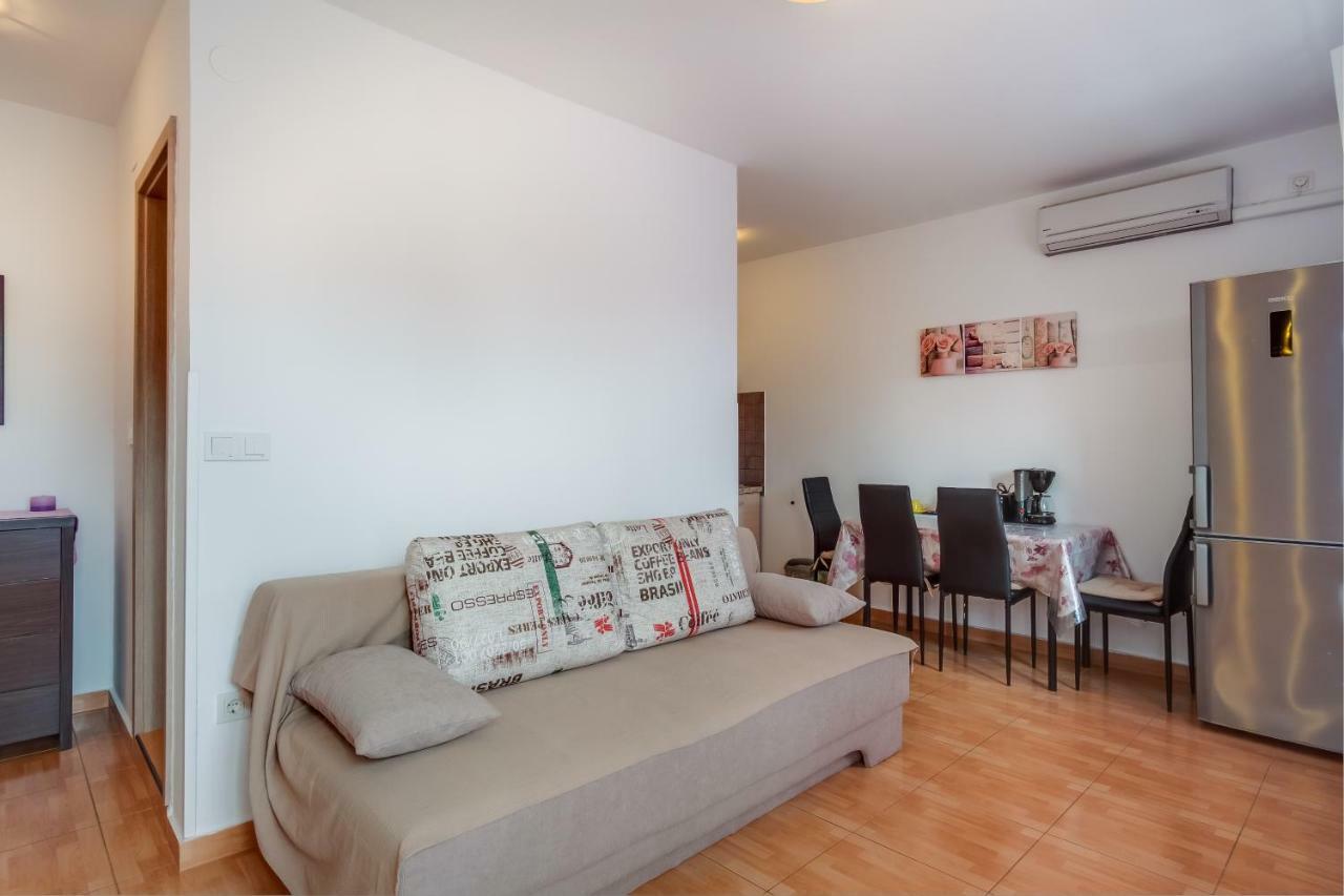 Apartment Senka マリ・ロシニュ エクステリア 写真